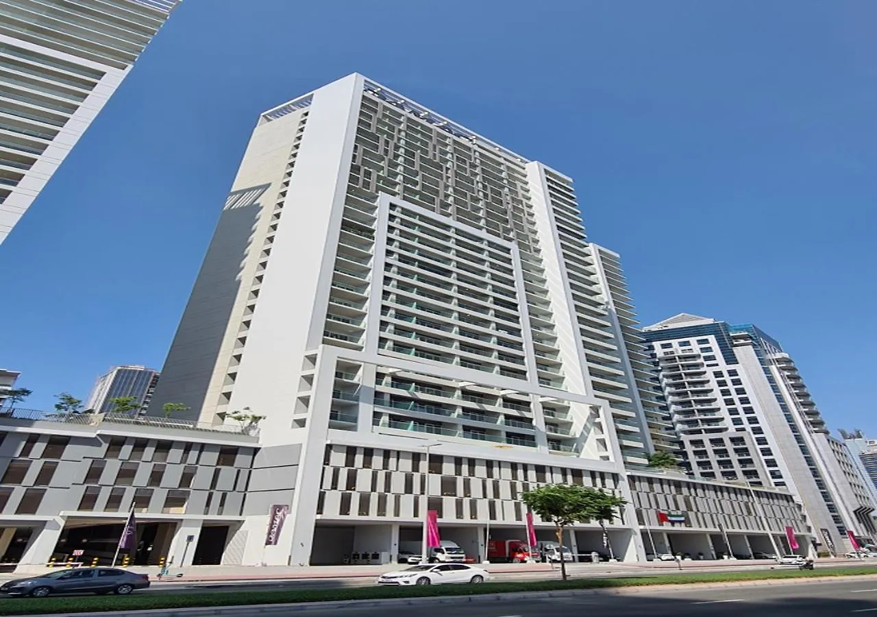 Keyrock Living - Luxury 1Br With Lake View At Reva Dubai